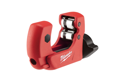 Röd och svart röravskärare med metallhjul och en vridbar knopp.